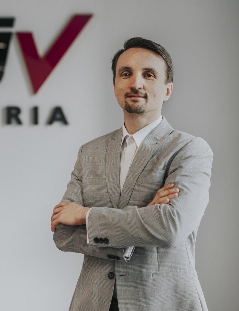 Łukasz Warzyński 
Inspektor Urządzeń Ciśnieniowych
 +48 606 437 533 | lukasz.warzynski@tuvaustria.com